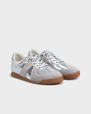 Claribel Sneakers